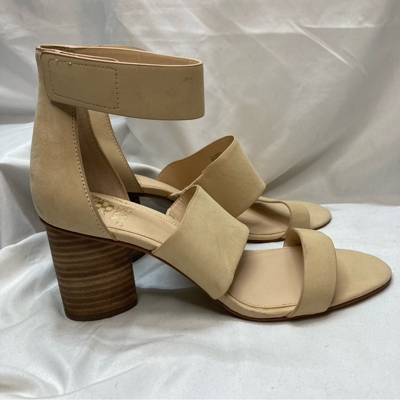 NEW Vince Camuto "Junette" Leather High Heel Sandals Shoes Size 9 1/2 Cream. - Picture 5 of 6